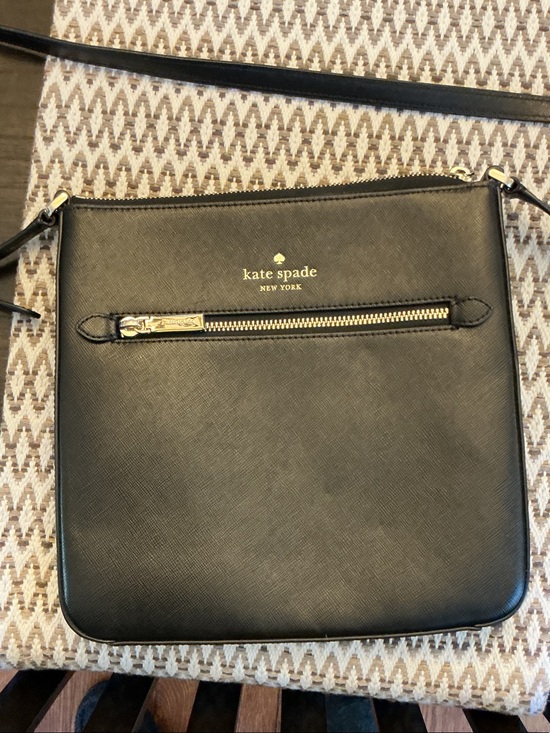 kate spade Handbags - kate spade Black Saffiano Crossbody Messenger Bag with Gold Hardware